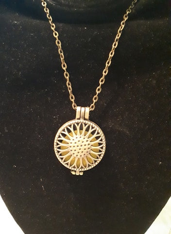 TTTWC Aromatherapy Locket Necklace Essential Oil BRONZE SUNFLOWER